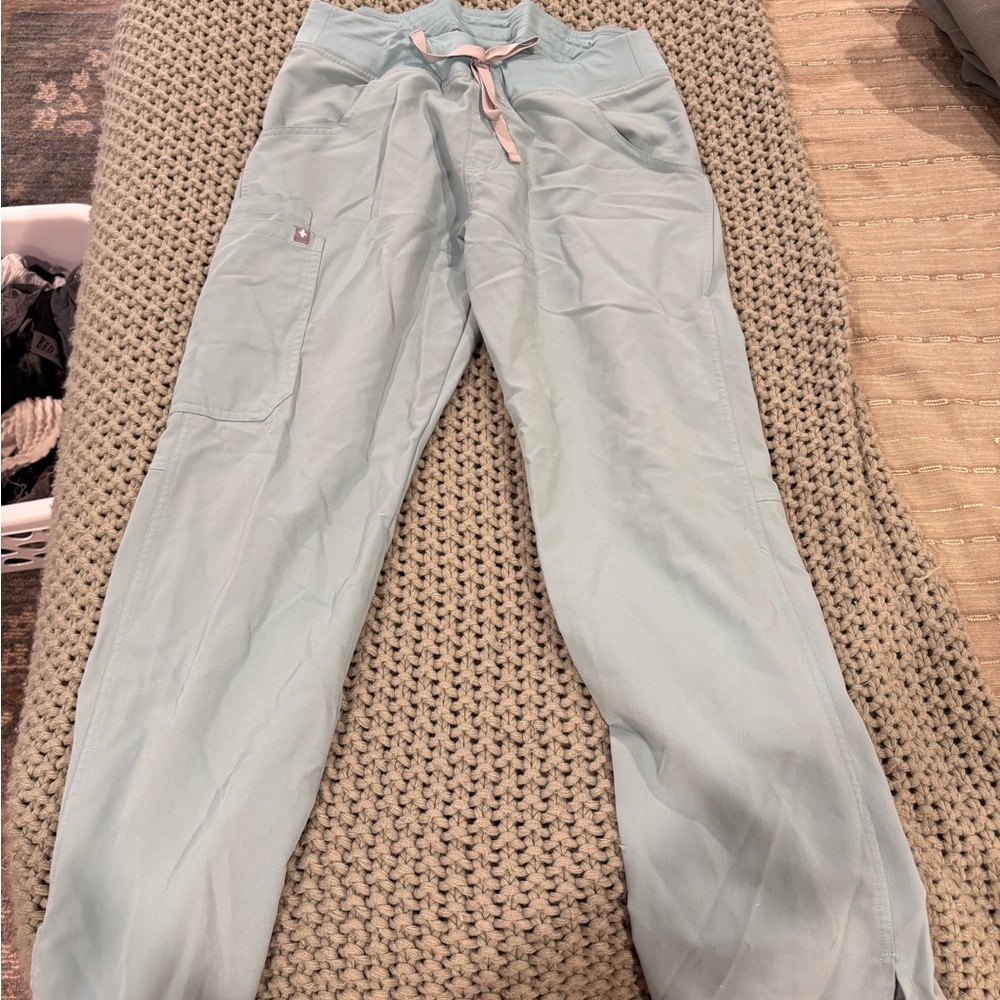 Seafoam Figs Scrub Bottoms